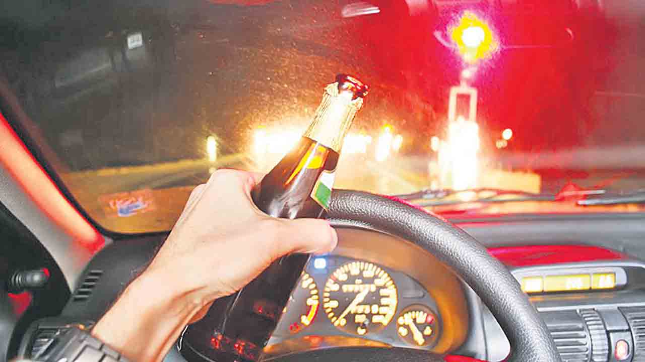 డ్రంక్‌ అండ్‌ డ్రైవ్‌లో 983 మందిపై కేసులు