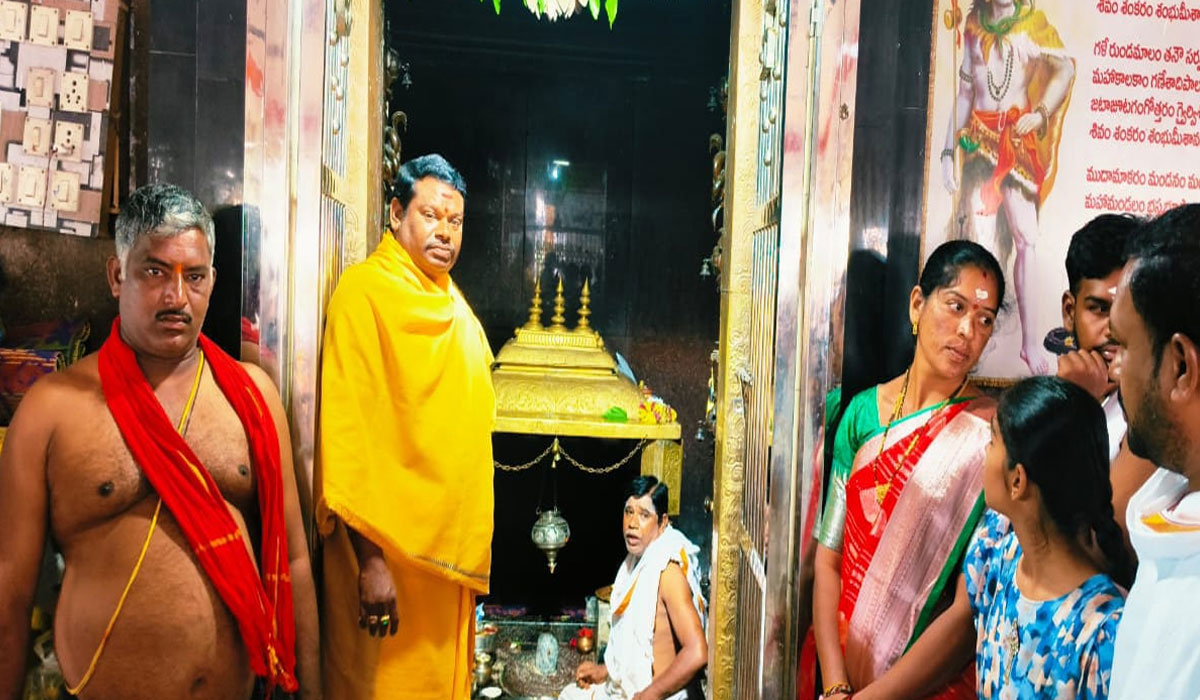 Karthika Deepotsavam | దుబ్బరాజన్న ఆలయంలో వైభవంగా కార్తీక దీపోత్సవం.. అధిక సంఖ్యలో హాజరైన భక్తులు