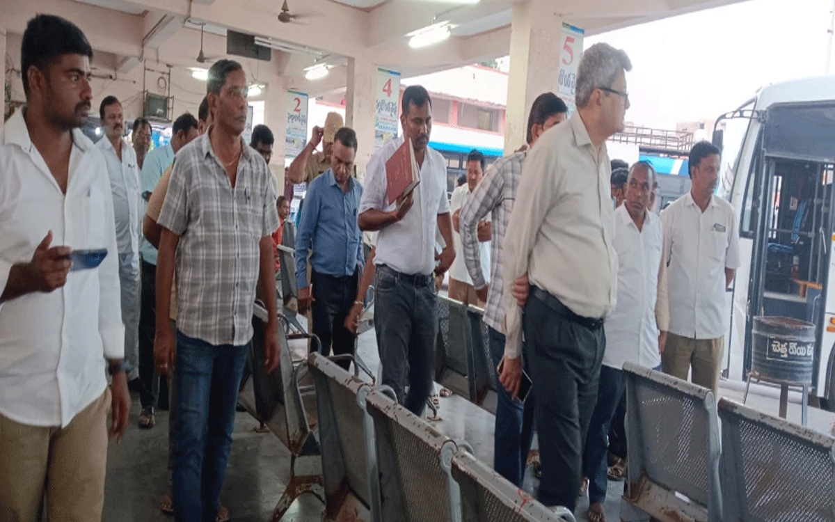 Devarakonda Rural : ప్ర‌యాణికుల‌కు మెరుగైన‌ సేవ‌లందించాలి : ఖుస్రో షా ఖాన్