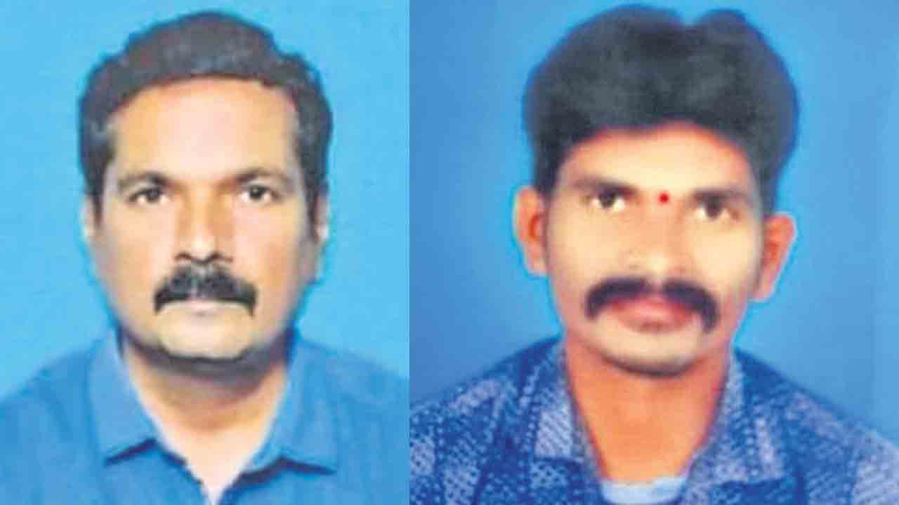 వర్షాలకు దెబ్బతిన్న పంట.. ఇద్దరు రైతుల ఆత్మహత్య