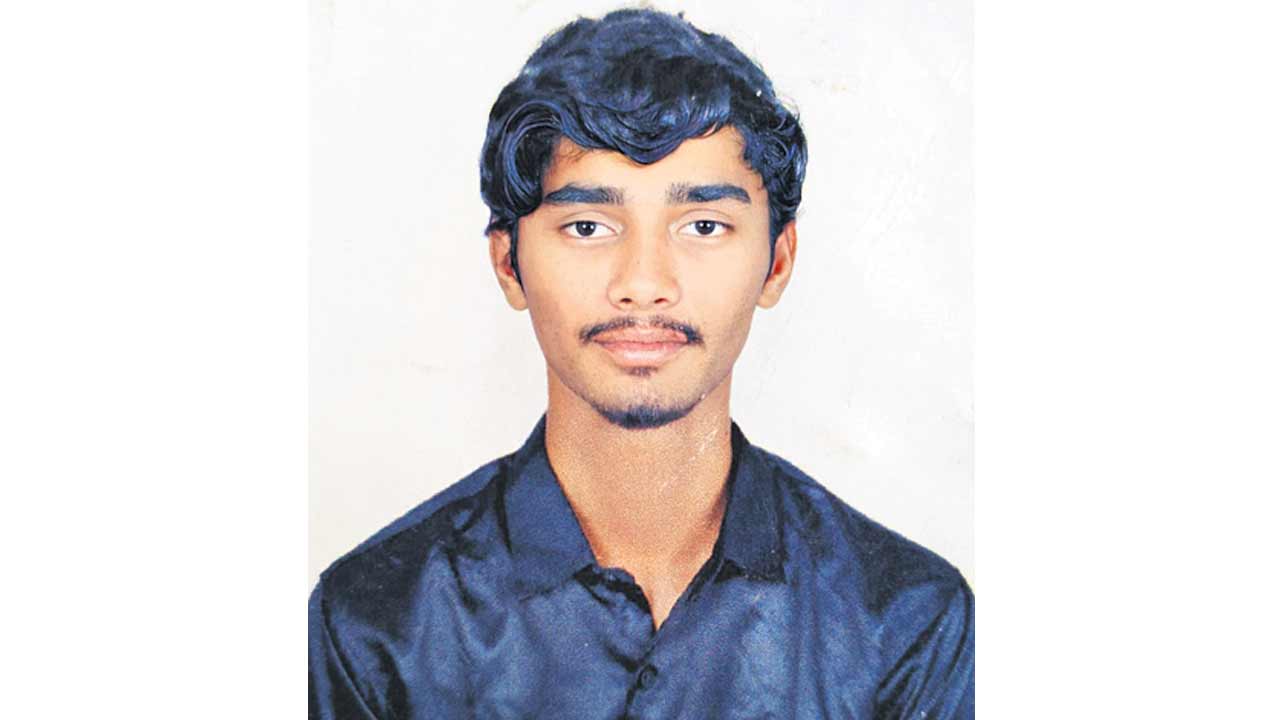 ప్రేమించిన అమ్మాయికి పళ్లైందని