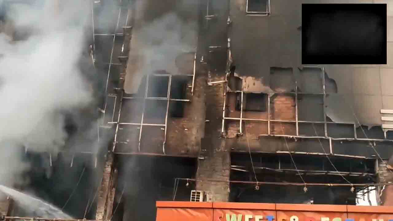 Fire accident | మంటల్లో చిక్కుకున్న రెస్టారెంట్‌.. Video