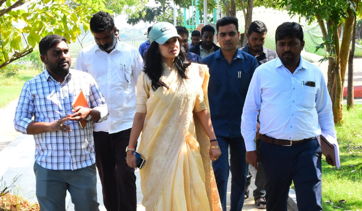 Collector Garima Agrawal | డంప్ యార్డులో తడి, పొడి చెత్త వేరు చేయాలి.. రాజన్న సిరిసిల్ల జిల్లా ఇన్‌చార్జి కలెక్టర్ గరిమ అగ్రవాల్‌