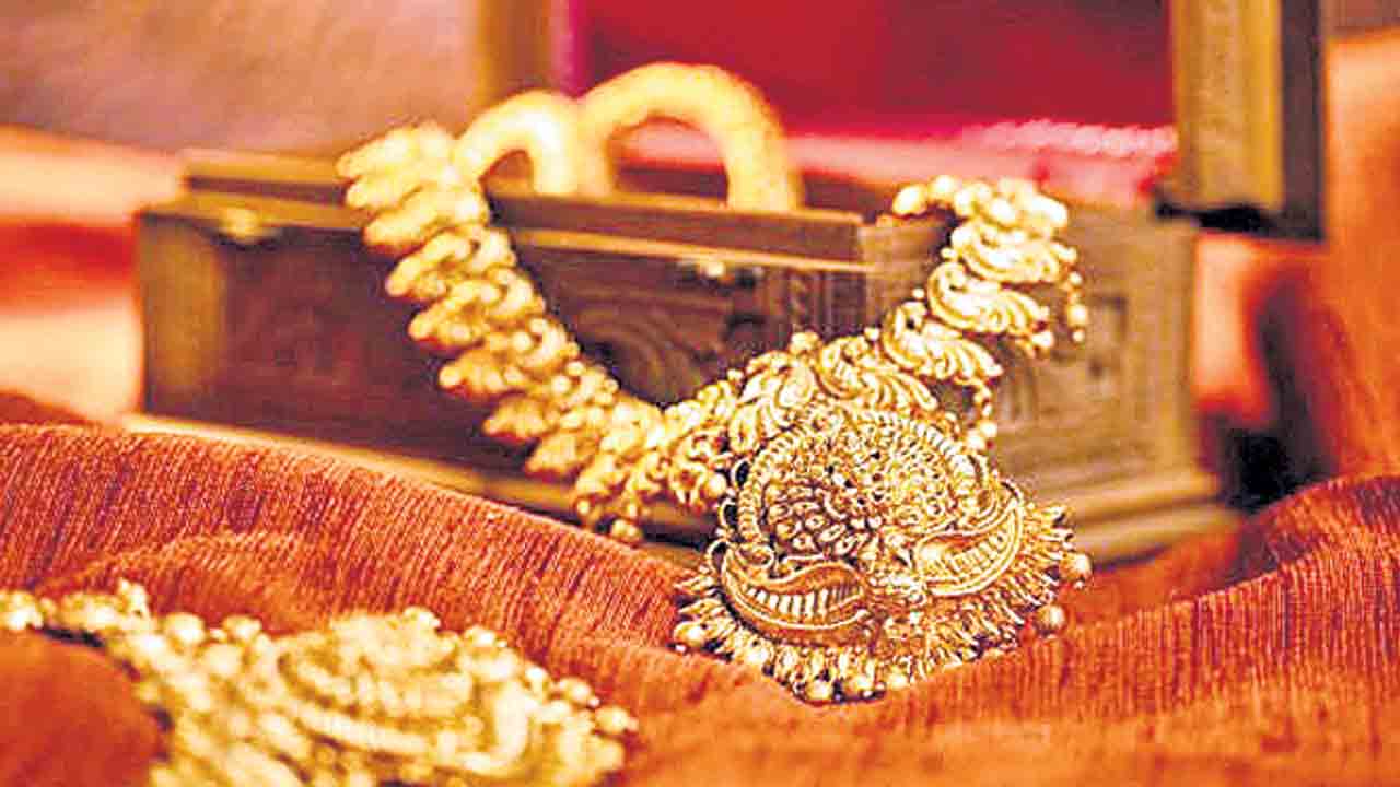 మళ్లీ పరుగందుకున్న పుత్తడి.. ఒకేరోజు రూ 3,500 ఎగబాకిన ధర