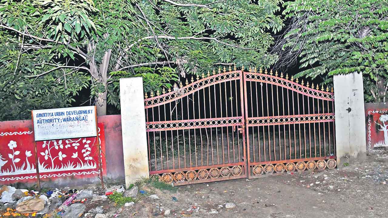 ఎకరాల చొప్పున వేలంలో బకరా ఎవరో!