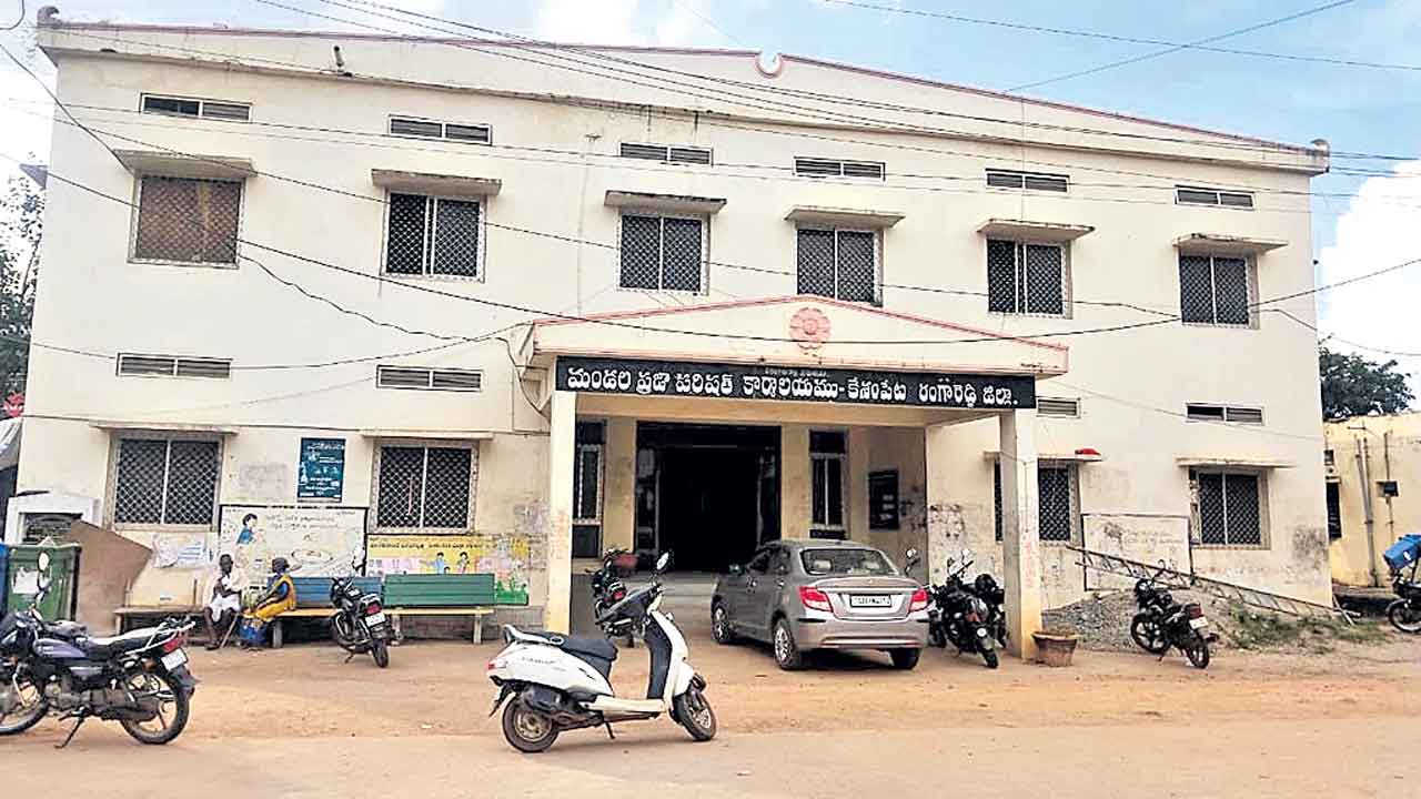 పెండ్డిగ్‌ వేతనాలు చెల్లించరూ?