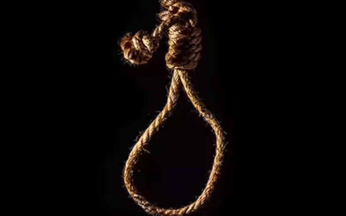 Khammam Rural : ఉరి వేసుకుని పోలీస్ కానిస్టేబుల్ ఆత్మహత్య