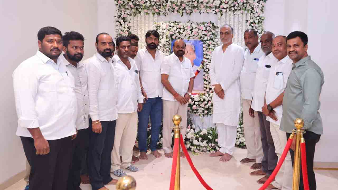 Harish Rao | మాజీ మంత్రి హరీశ్‌ రావుని పరామర్శించిన బీఆర్‌ఎస్‌ నాయకులు