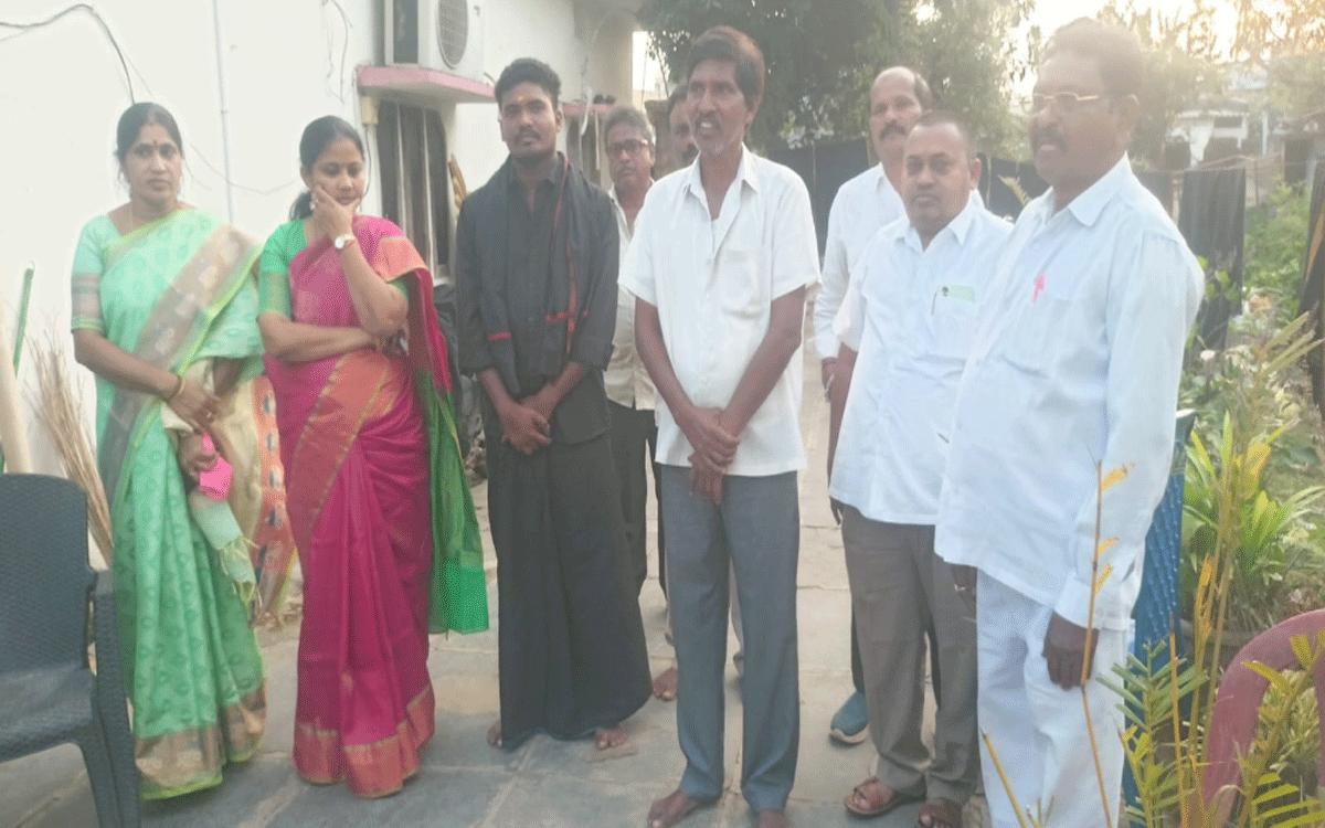 Yellandu : క‌నిపించ‌కుండా పోయిన‌ బీఆర్ఎస్ మాజీ సర్పంచ్ మంగ‌మ్మ‌