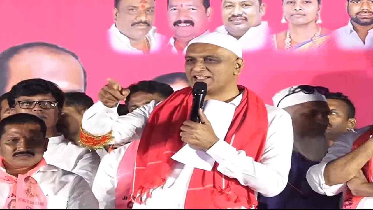 Harish Rao | రేవంత్ రెడ్డి అంధుడైనా అయి ఉండాలే.. లేదంటే పిచ్చోడైనా అయి ఉండాలే : హ‌రీశ్‌రావు