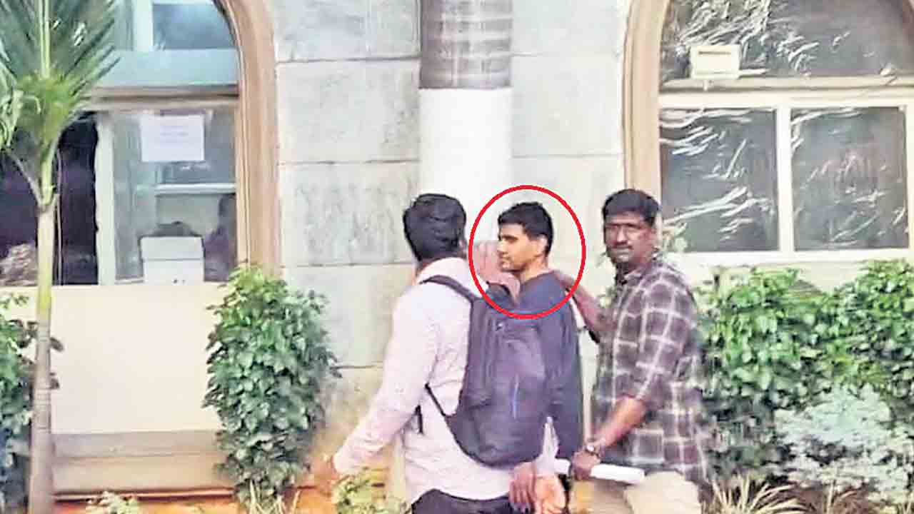 కరేబియన్‌ దీవుల్లో ఐబొమ్మ అడ్డా!