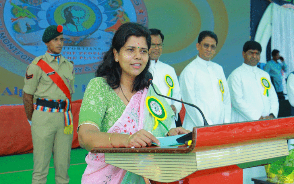 Ramagiri : విద్యతో పాటు పలు అంశాల్లో శిక్షణ హర్షనీయం : కలెక్టర్ ఇలా త్రిపాఠి