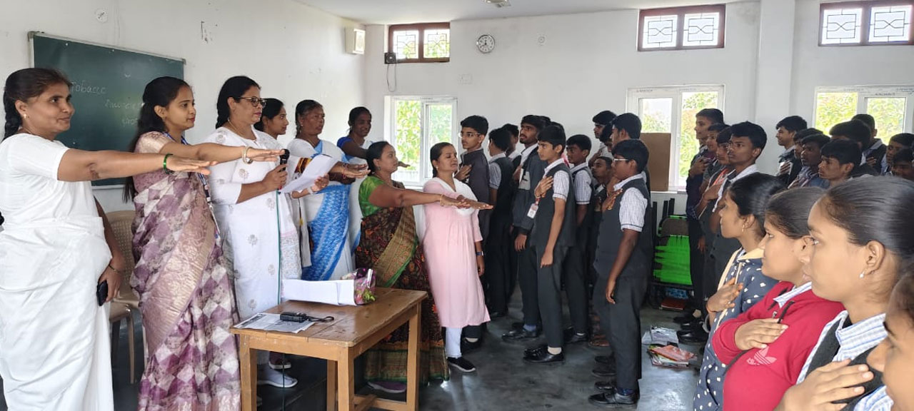 Indian public school | ఇండియన్‌ పబ్లిక్‌ పాఠశాలలో మత్తు పదార్థాలకు దూరంగా ఉండాలని విద్యార్థులతో ప్రతిజ్ఞ