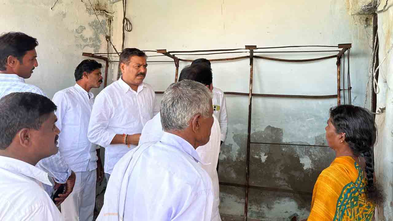 Koderu | బీఆర్ఎస్‌లో అల్లుడు ఉన్నాడని.. ఒంటరి మహిళ ఇందిరమ్మ ఇల్లును కట్ చేసిన కాంగ్రెస్