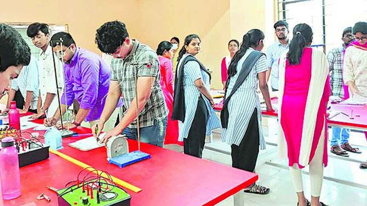 ఇంటర్‌లో ప్రాక్టికల్స్‌ మస్ట్‌