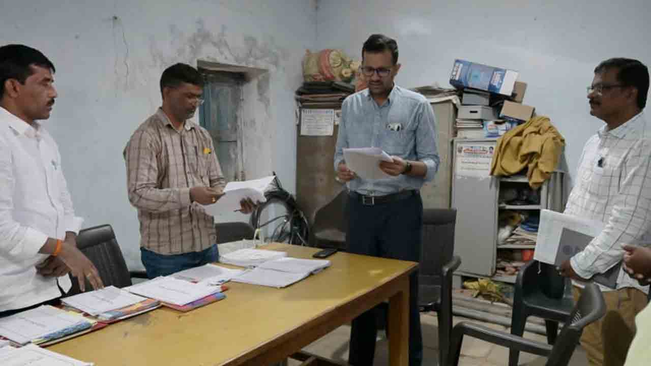 Collector Prateek Jain | పంచాయతీ ఎన్నిలకు సజావుగా జరిగేలా చూడాలి : కలెక్టర్‌ ప్రతీక్‌ జైన్‌