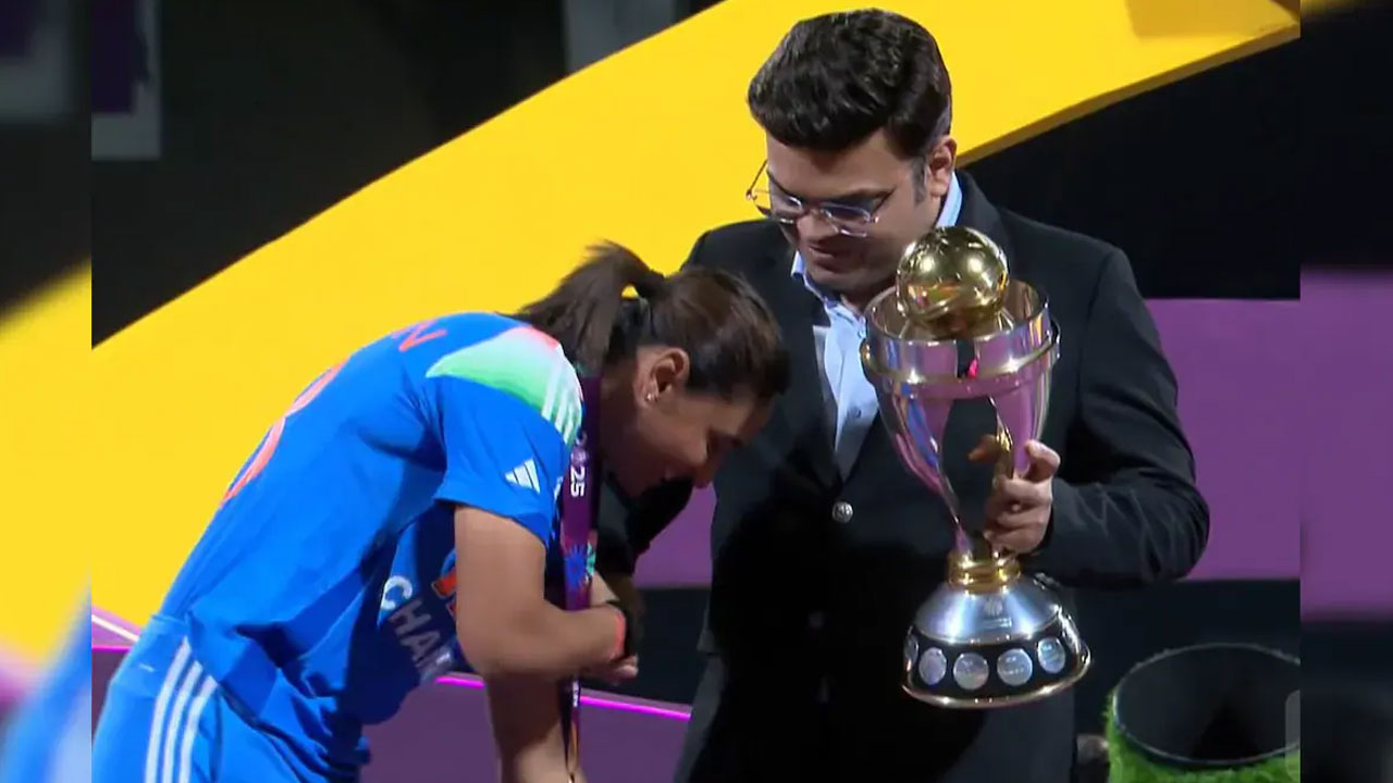 Harmanpreet Kaur: జేషా పాదాలను తాక‌బోయిన హ‌ర్మ‌న్‌ప్రీత్‌.. వీడియో