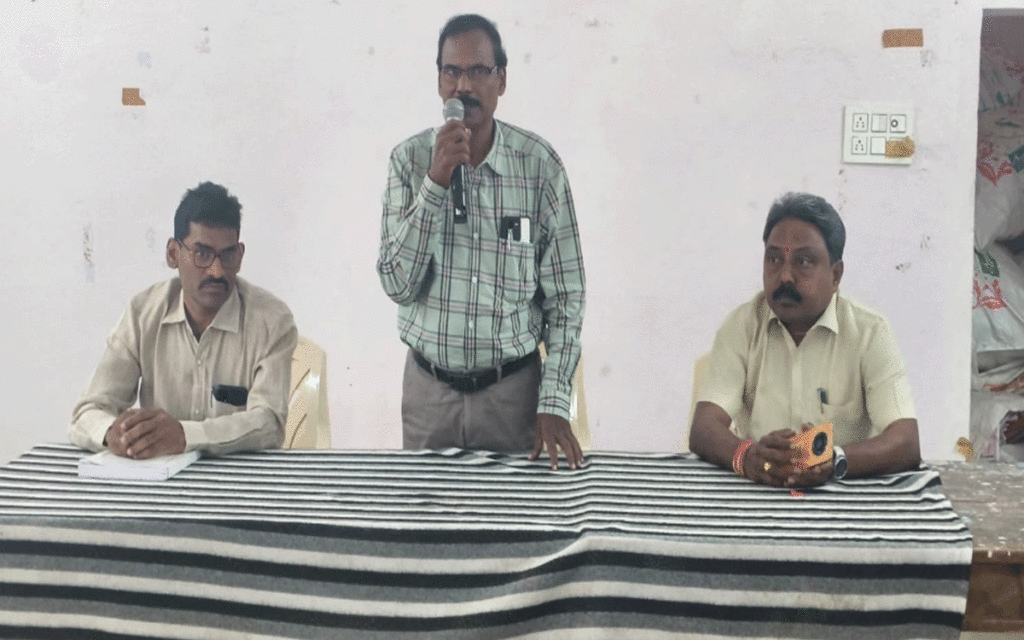 Karepally : పంచాయతీ ఎన్నికల నిర్వహణపై ఆర్ఓలకు శిక్షణ