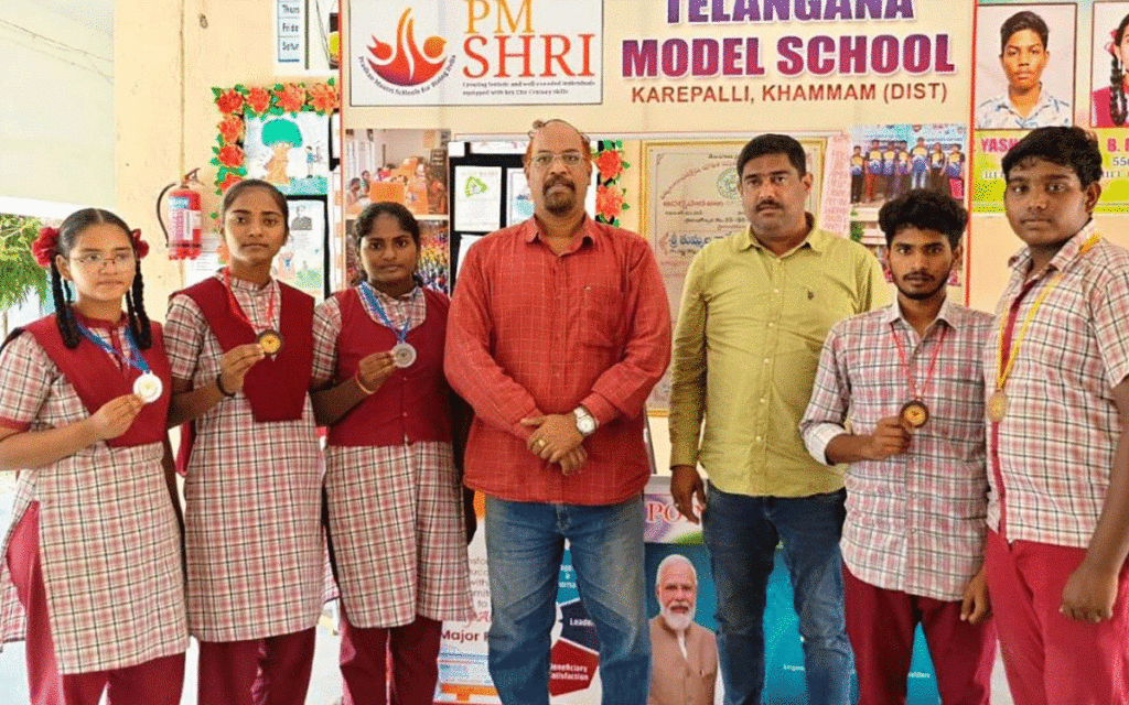 Karepally : రాష్ట్ర స్ధాయి వెయిట్‌ లిప్టింగ్‌లో కారేప‌ల్లి మోడల్‌ విద్యార్థుల ప్రతిభ