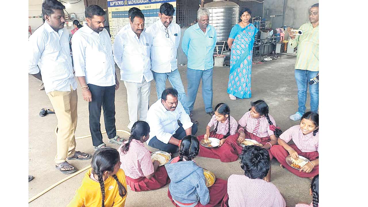 విద్యార్థులపై చిన్నచూపు