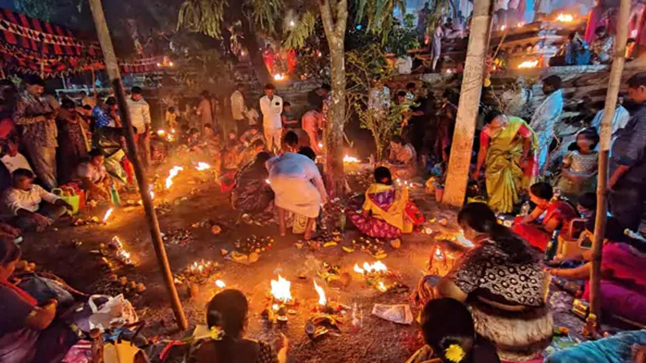 Karthika Pournami | కార్తీక పౌర్ణమి.. శైవక్షేత్రాలకు పోటెత్తిన భక్తులు