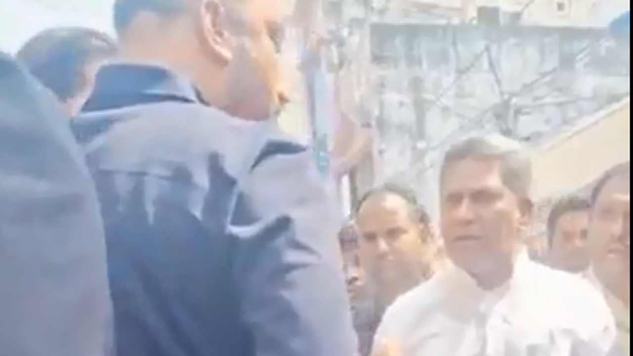 Jubilee Hills By Election | ఐడీ కార్డు లేకుండానే ఓట్లు.. షేక్‌పేటలో ఎంఐఎం నేతల ఆగడాలు