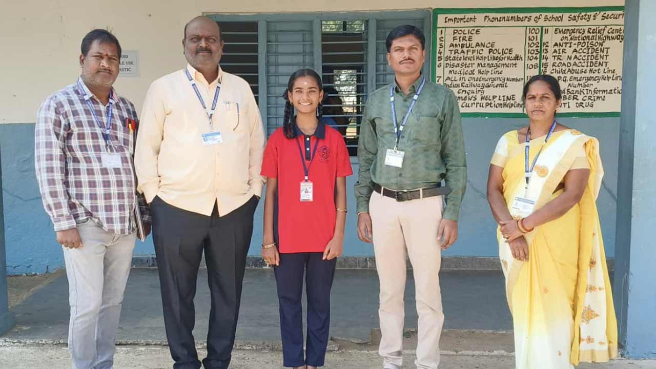 జాతీయస్థాయి కథల పోటీలలో ప్రథమ బహుమతి ఎంపికైన కీర్తన