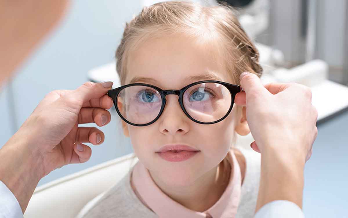 Kids Eye Sight | మీ పిల్ల‌ల‌కు రోజూ వీటిని తినిపించండి.. వారి కంటి చూపు పెరుగుతుంది.. క‌ళ్ల‌ద్దాల‌ను వాడాల్సిన అవ‌స‌రం ఉండ‌దు..