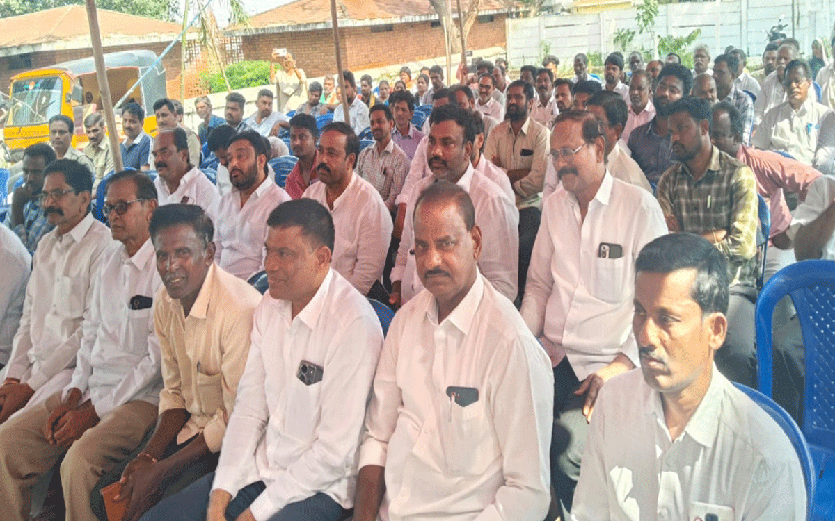 Khammam Rural : ఊరిను గెలిపించే విధంగా నిర్ణయాలుండాలి : ఖమ్మం రూరల్ ఏసీపీ తిరుపతి రెడ్ది