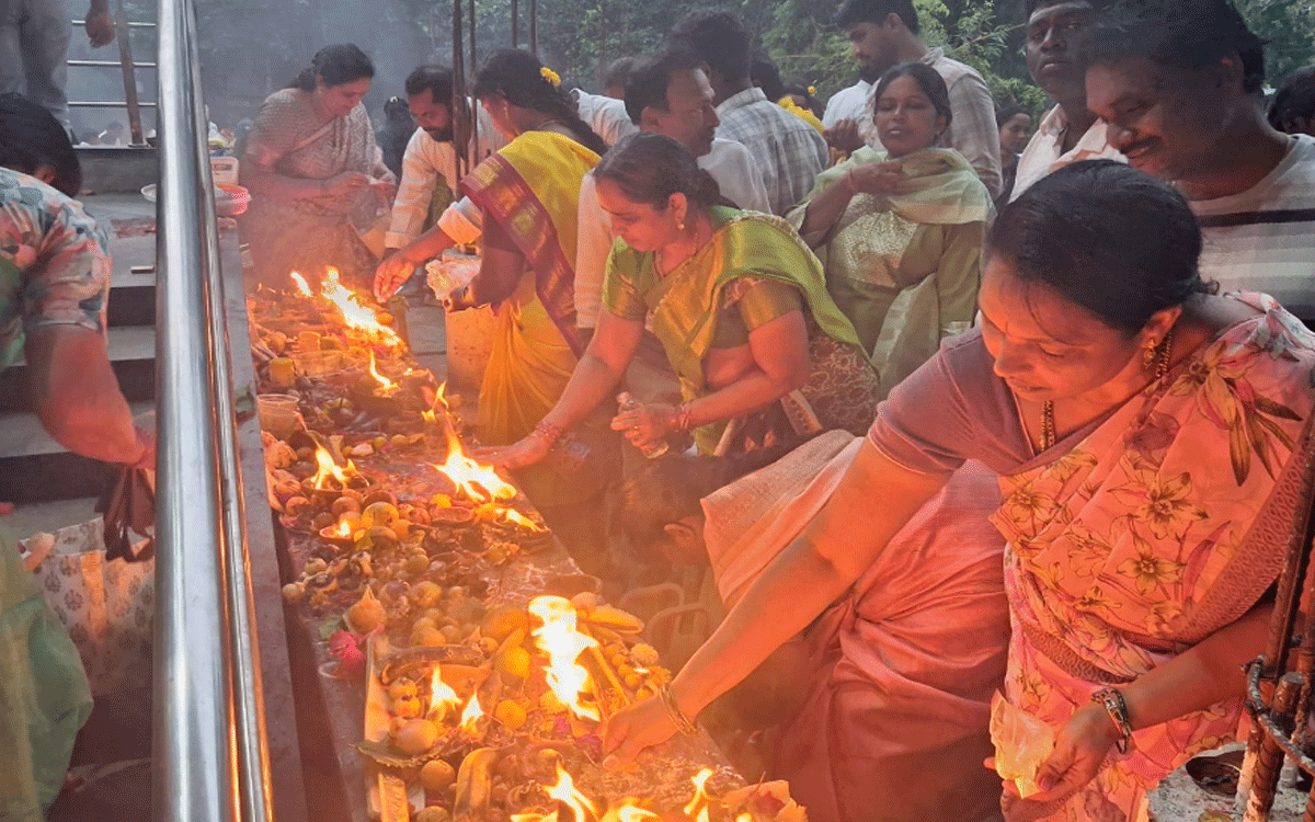 Kodada : కోదాడలో ఘనంగా కార్తీక పౌర్ణమి వేడుకలు
