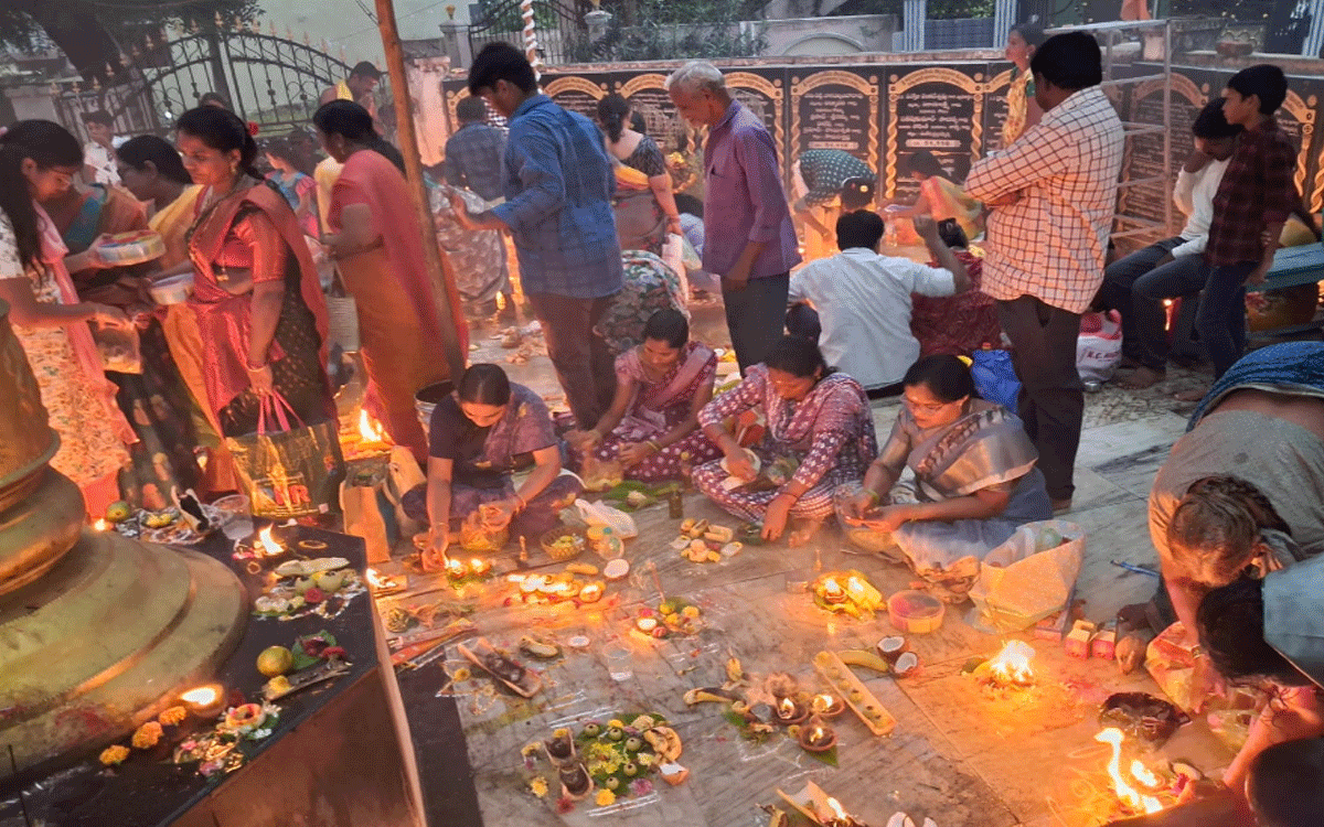 Kodada : కోదాడలో ఘనంగా కార్తీక పౌర్ణమి వేడుకలు