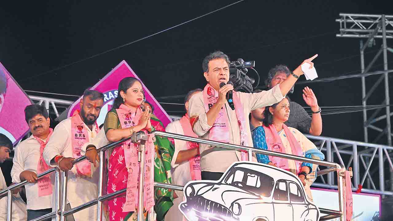 బుల్డోజర్‌ సర్కారుకు బుద్ధి చెప్పాలి