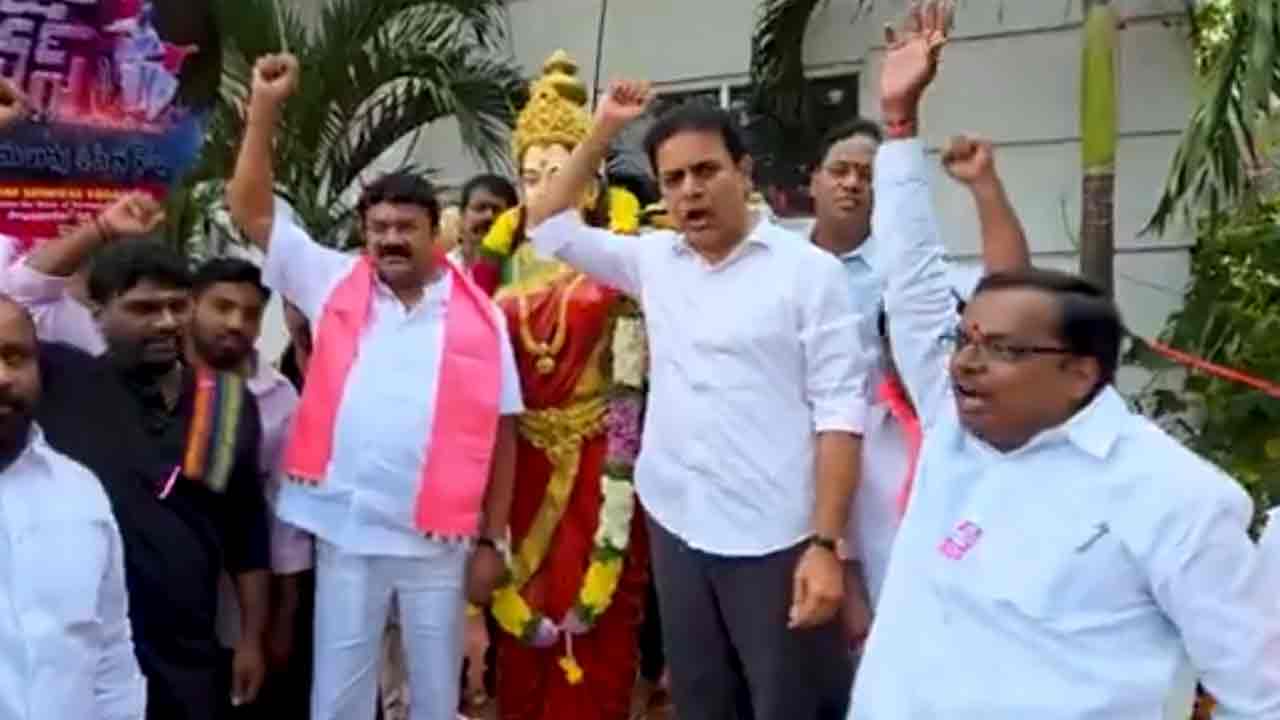 Deeksha Divas | తెలంగాణ భవన్‌లో దీక్షా దివస్.. దీక్షా దివస్‌పై డాక్యుమెంటరీని ఆవిష్కరించిన కేటీఆర్