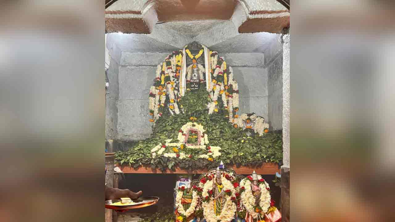 Kuravi | శ్రీ వీర‌భ‌ద్ర స్వామి ఆల‌యంలో ఘనంగా లక్ష బిల్వార్చన..