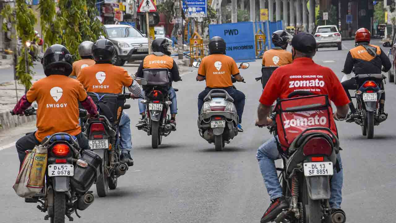 లేబర్‌ కోడ్‌లతో ఫుడ్‌ డెలి‘వర్రీ’!