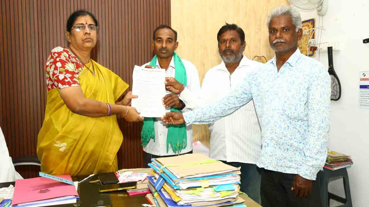 Warangal | లక్ష్మీపురం మార్కెట్ అధికారులపై చర్యలు తీసుకోవాలి : సోమిడి శ్రీనివాస్