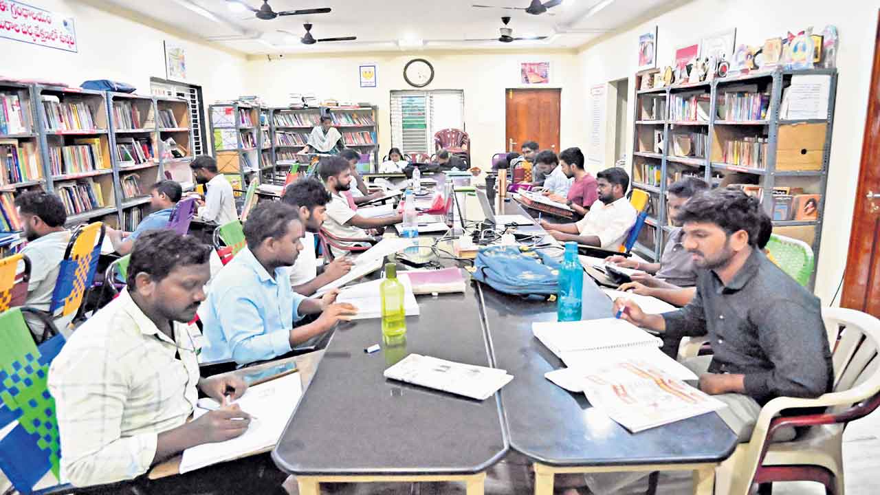 మా నిలయం.. ఓ గ్రంథాలయం