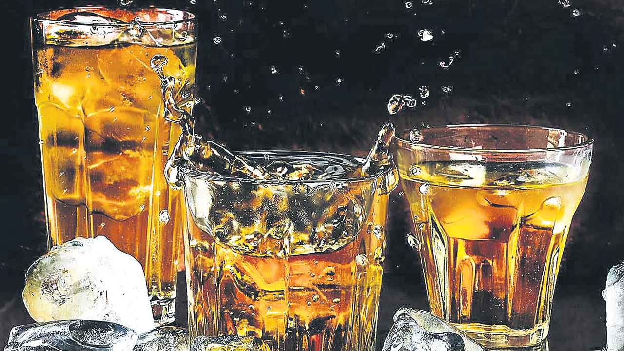 బకాయిలు ఇవ్వకుంటే మద్యం బంద్‌!