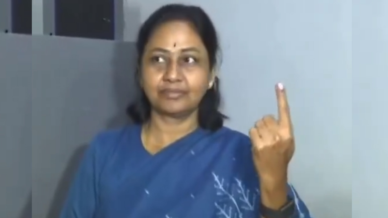 Maganti Sunitha | జూబ్లీహిల్స్‌లో ఓటు వేసిన బీఆర్‌ఎస్‌ అభ్యర్థి మాగంటి సునీత