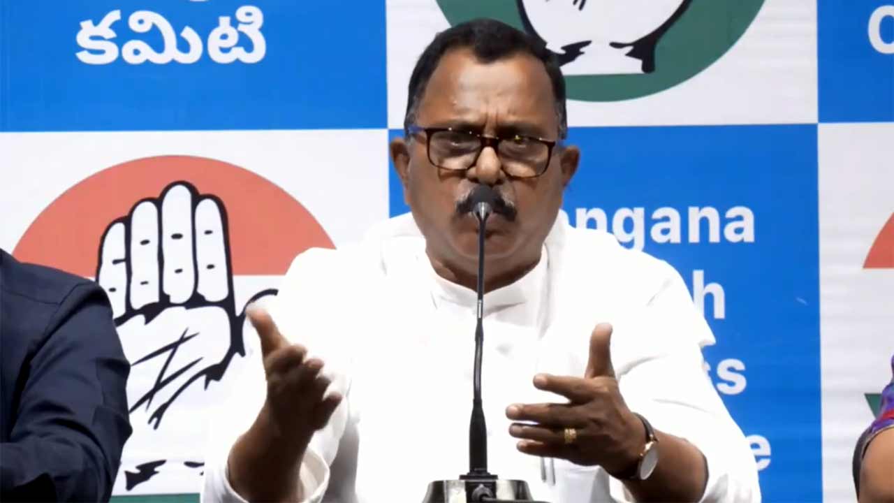 Chevella Bus Accident | రోడ్లు బాగోలేకపోవడం వల్ల యాక్సిడెంట్‌ జరగదు.. చేవెళ్ల బస్సు ప్రమాదంపై కాంగ్రెస్ ఎంపీ మల్లు రవి సంచలన వ్యాఖ్యలు