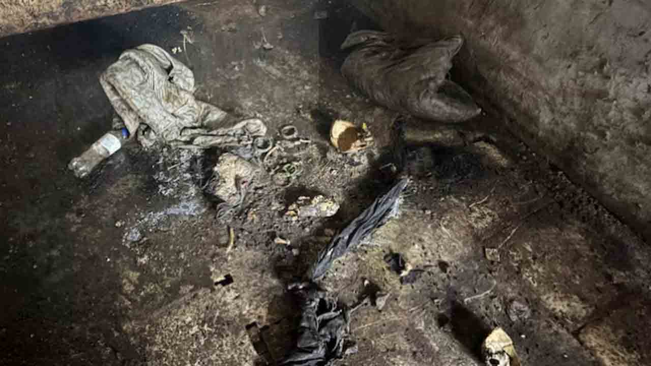 man kills wife, girlfriend | భార్య, ప్రియురాలిని హత్య చేసి.. మృతదేహాలను ఒకేచోట   పడేసిన వ్యక్తి