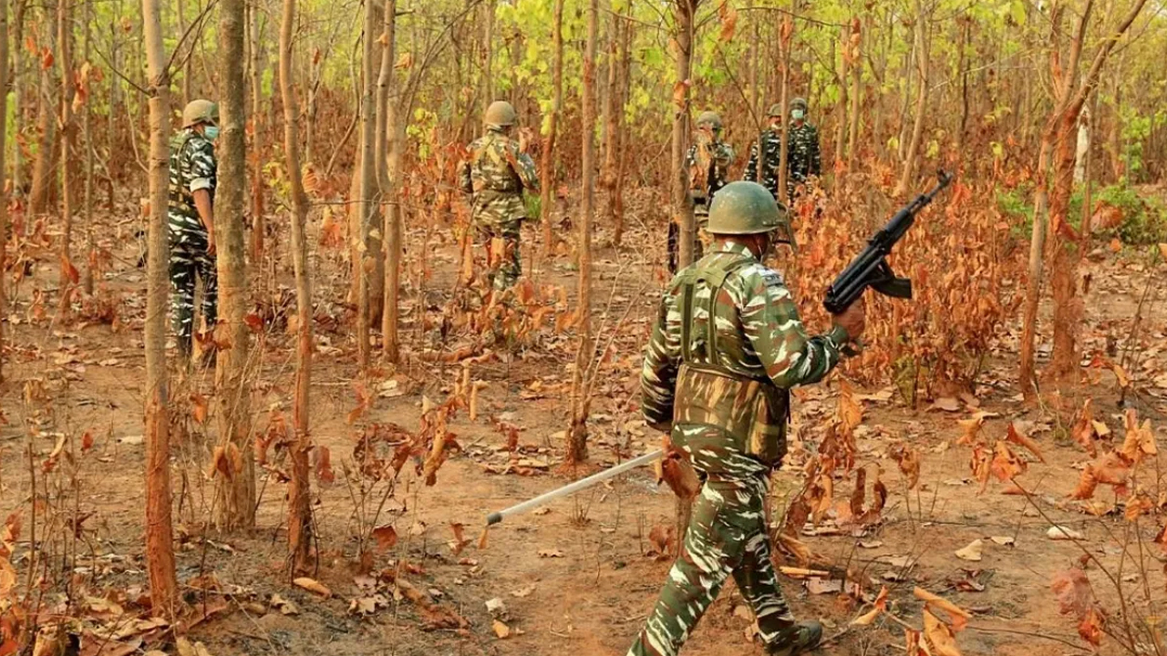 Encounter | ఛత్తీస్‌గఢ్‌లో ఎన్‌కౌంటర్‌.. ముగ్గురు మావోయిస్టులు మృతి