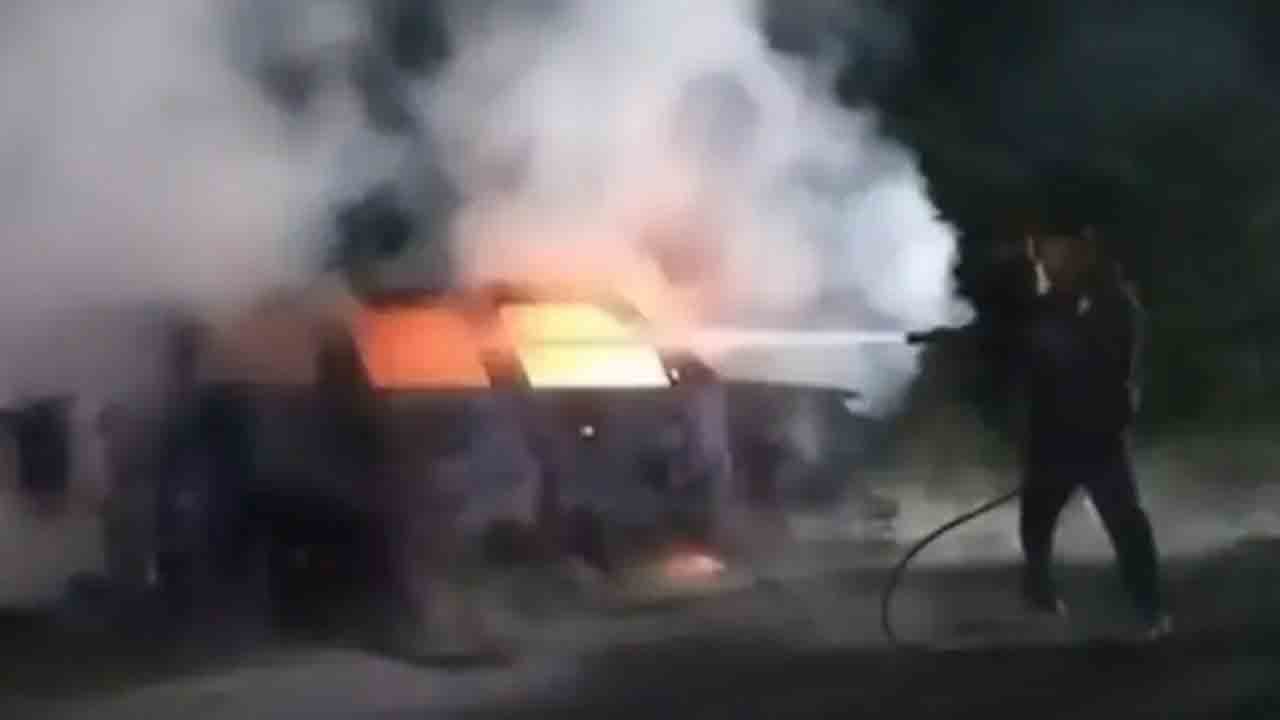 Ambulance Catches Fire | మంటల్లో అంబులెన్స్‌.. నవజాత శిశువు, వైద్యుడు సహా నలుగురు సజీవదహనం