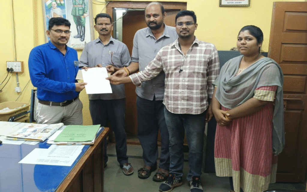 Yellandu : సింగరేణి కార్మికుల పెండింగ్ సమస్యలు పరిష్కరించాలని విన‌తి