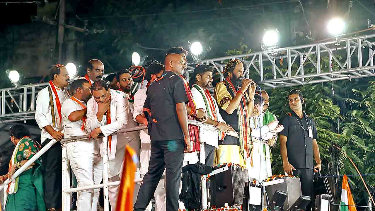 12వ ప్లేయర్‌గా అజార్‌!.. క్యాబినెట్‌లో చేరినా తప్పని అవమానాలు!