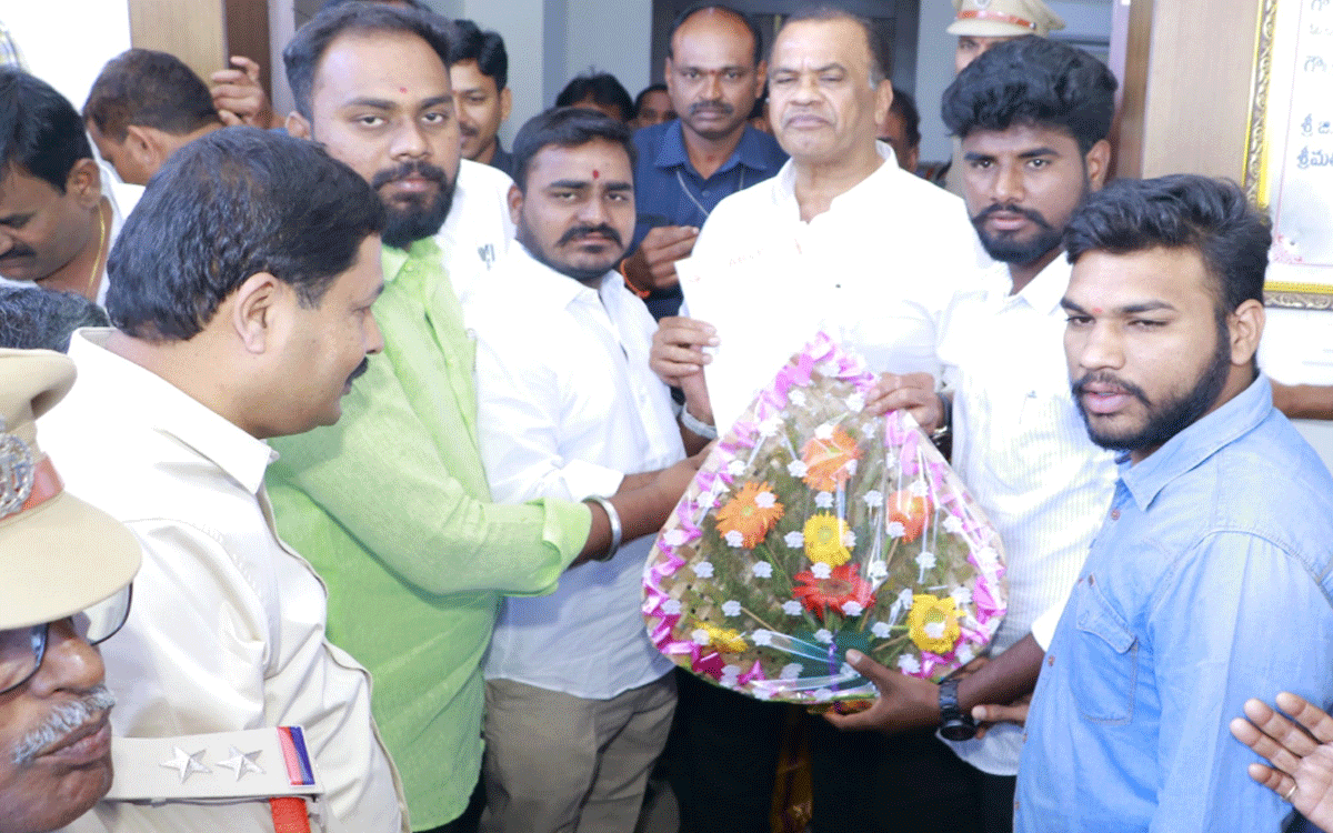 Ramagiri : ‘ఎంజీయూలో సమస్యలు పరిష్కారించి నూతన కోర్సులు ఏర్పాటు చేయాలి’