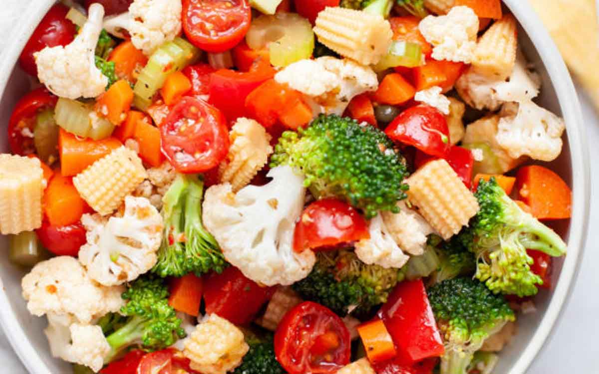 Mixed Vegetable Salad | మిక్స్‌డ్ వెజిట‌బుల్ స‌లాడ్‌ను ఇలా త‌యారు చేసుకుని రోజూ తినండి.. ఎన్నో అద్భుత‌మైన లాభాల‌ను పొంద‌వ‌చ్చు..!