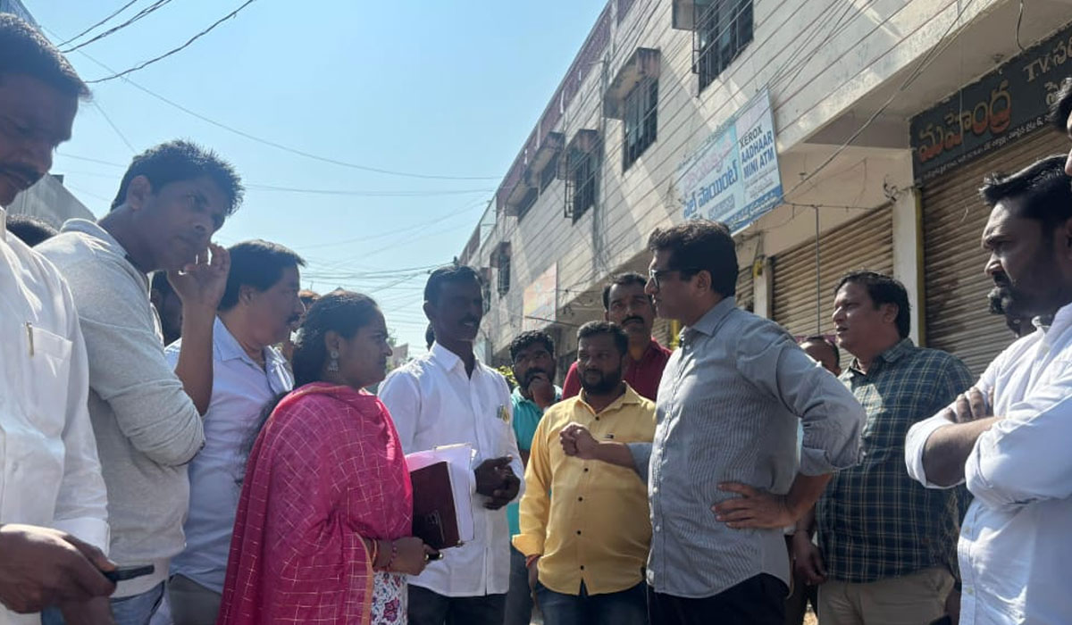 MLA Dr. Kalvakuntla Sanjay | ఐలాపూర్ రోడ్డు నిర్మాణానికి కృషి చేస్తా.. కోరుట్ల ఎమ్మెల్యే డాక్టర్ కల్వకుంట్ల సంజయ్