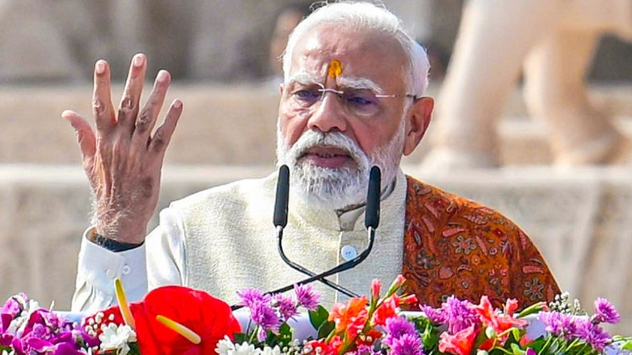 Constitution Day: రాజ్యాంగ విధుల‌ను నిర్వ‌ర్తించండి: ప్ర‌ధాని మోదీ