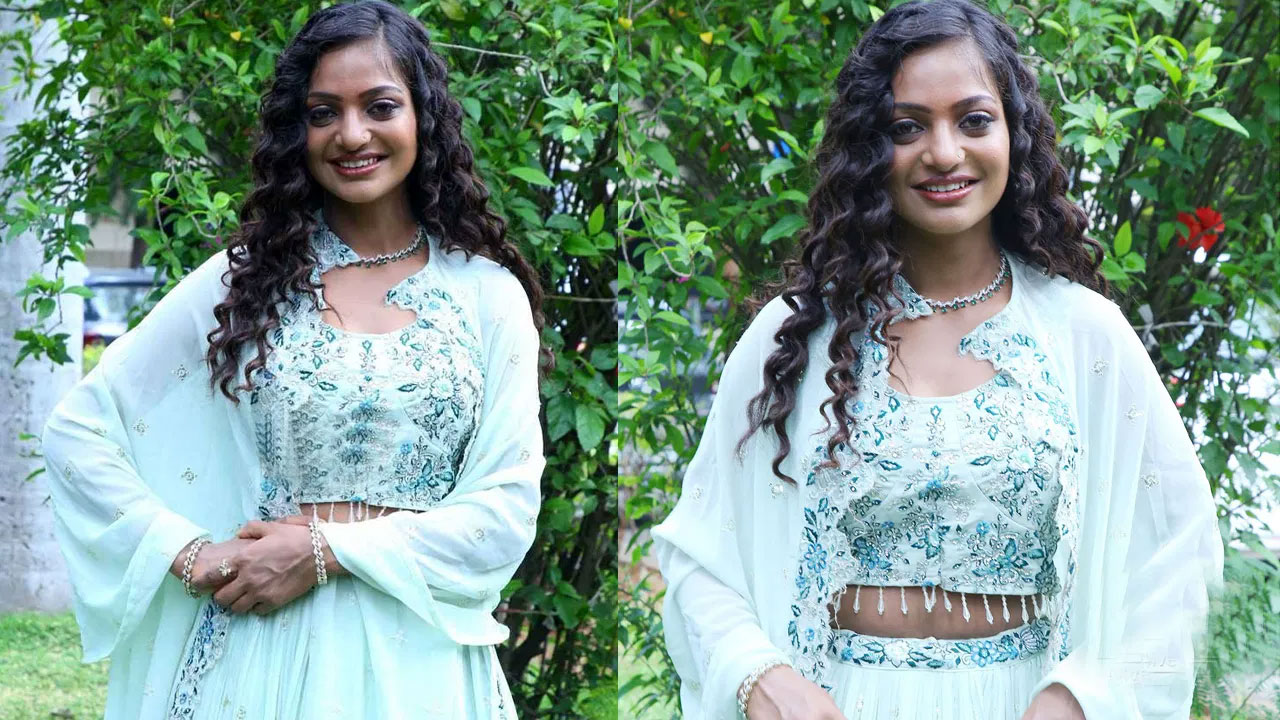 Monalisa | టాలీవుడ్ ఎంట్రీ ఇస్తున్న మోనాలిసా.. హీరో ఎవ‌రో తెలిస్తే అవాక్క‌వుతారు..!